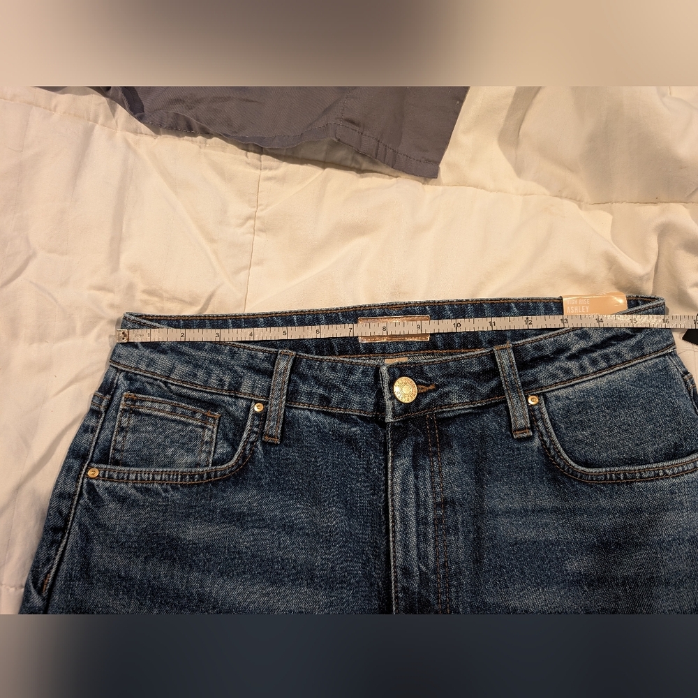 NWT. Classic Blue Women's Jeans - Picture 9 of 9
